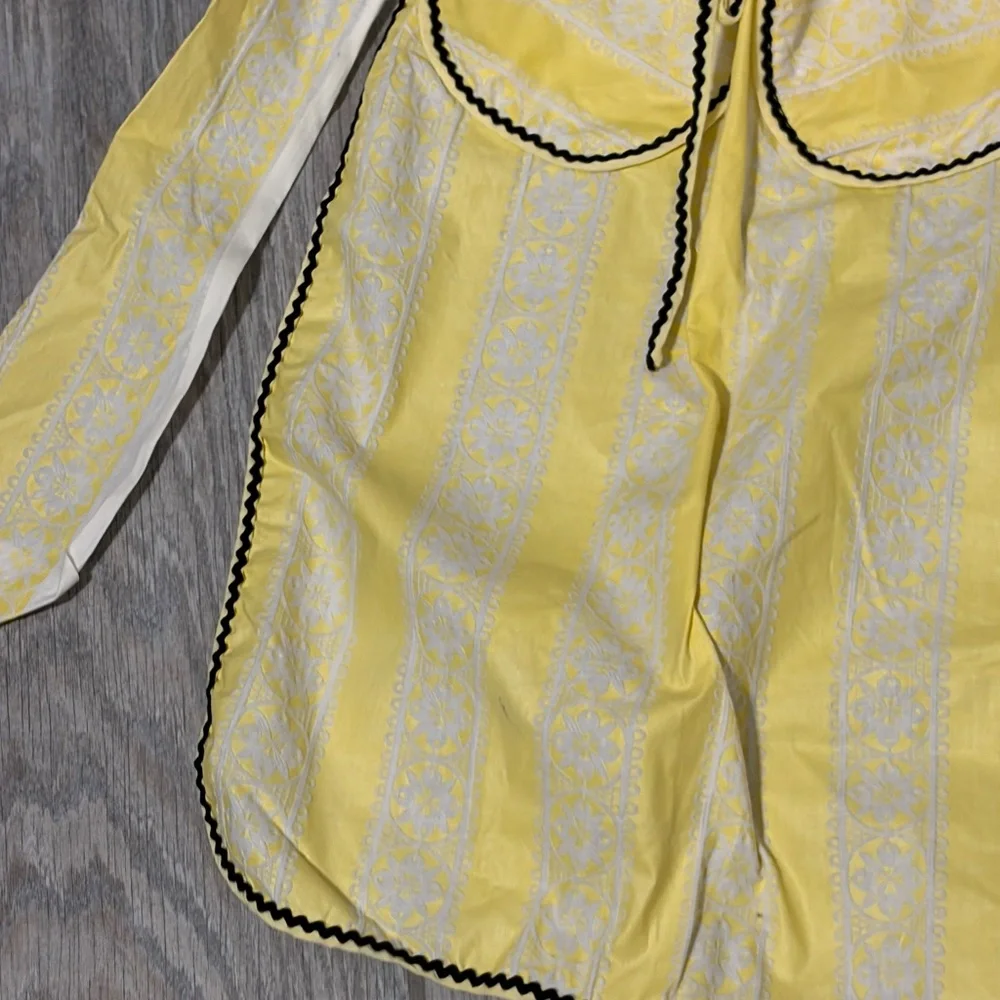 Women's Vintage Yellow/White Striped Hostess Waist Apron - Picture 5 of 8